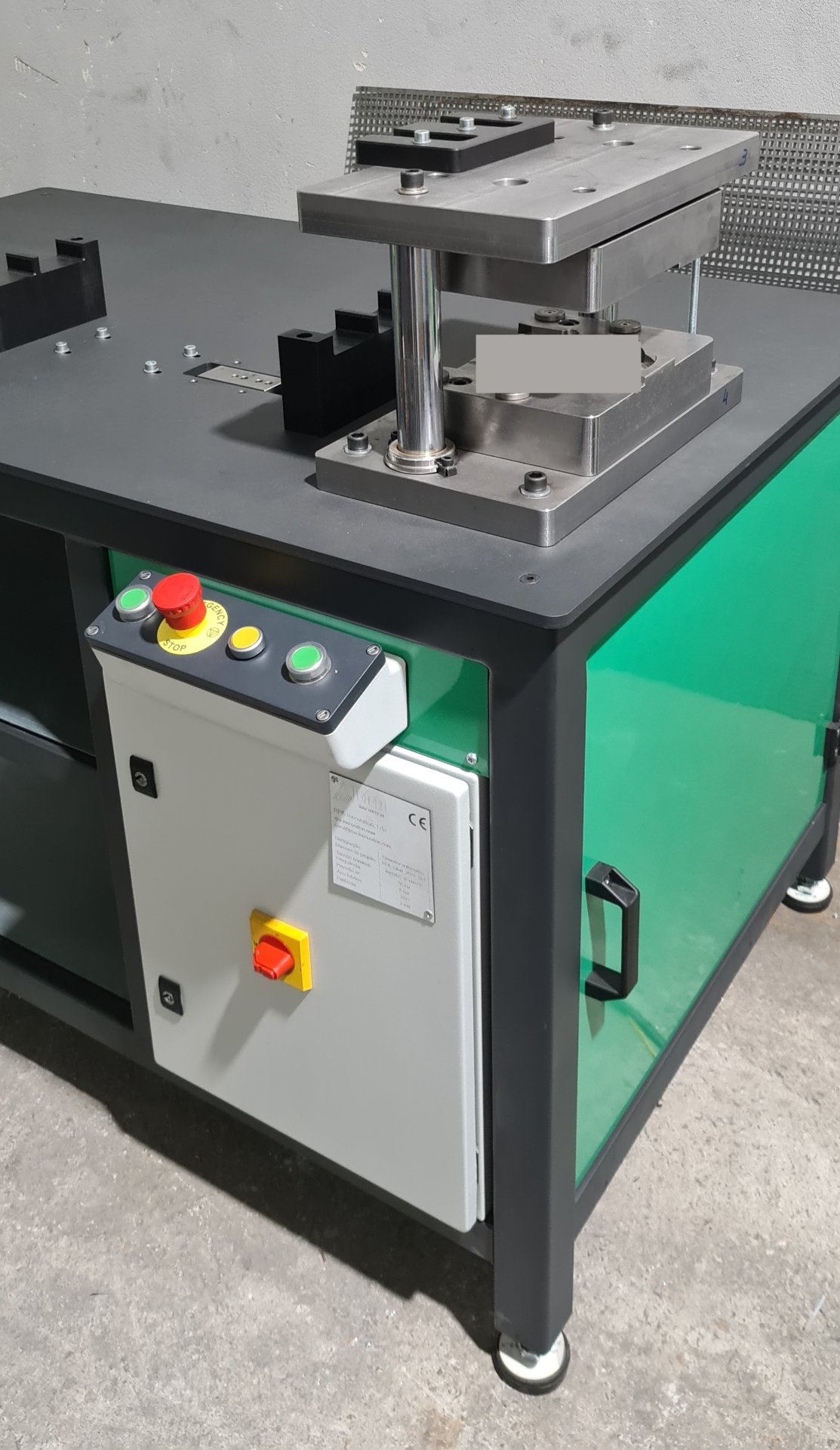 Equipamento de cravação automática